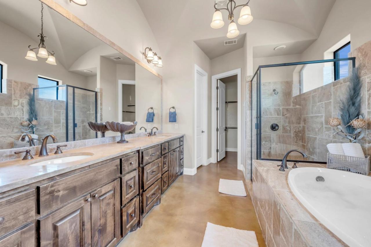 119 Christopher Concierge Services Available Kingsland Exterior photo
