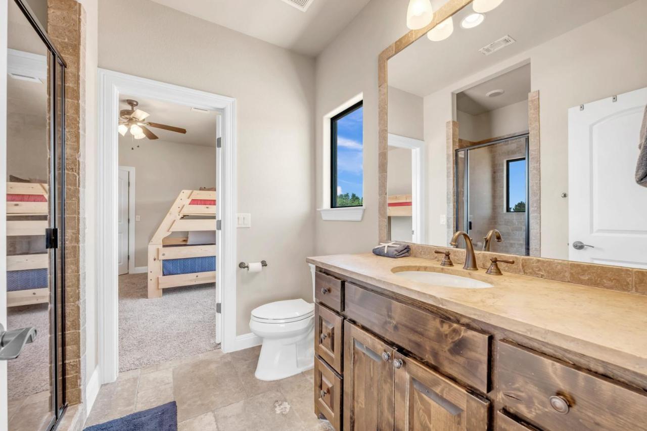 119 Christopher Concierge Services Available Kingsland Exterior photo
